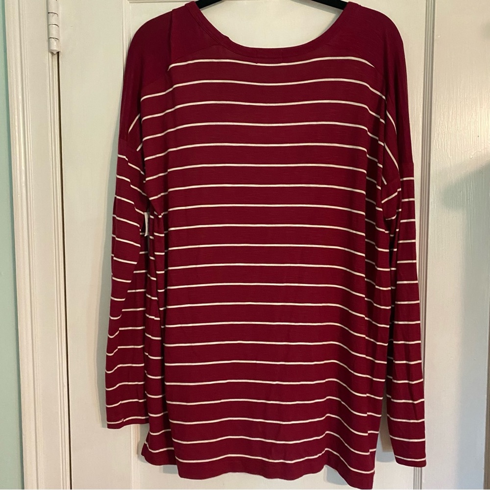 Old Navy Deep Red & White Striped Long Sleeve Loose Fitting Tee; Size: Medium